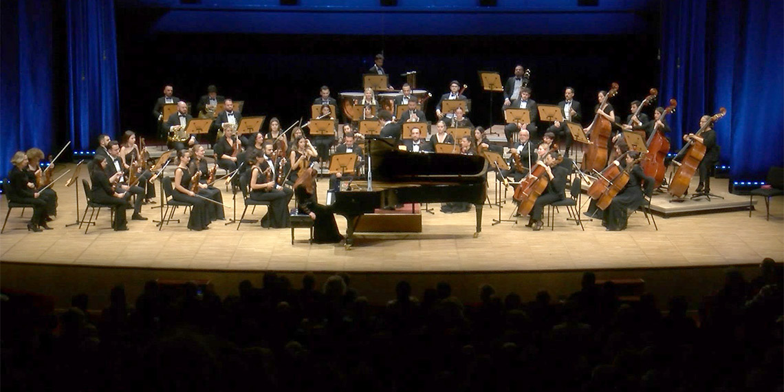 Mehveş Emeç 'Müzikle Dostluk Konseri' verdi