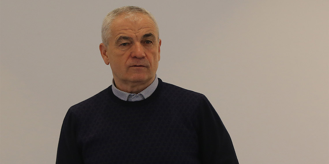 Birisi çıkıp Rıza Çalımbay benim antrenörüm dedi mi?