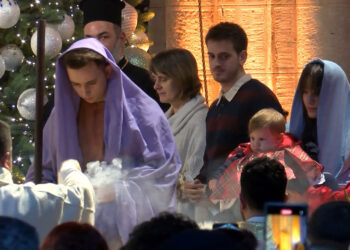 Saint Antuan Kilisesi'nde Noel ayini