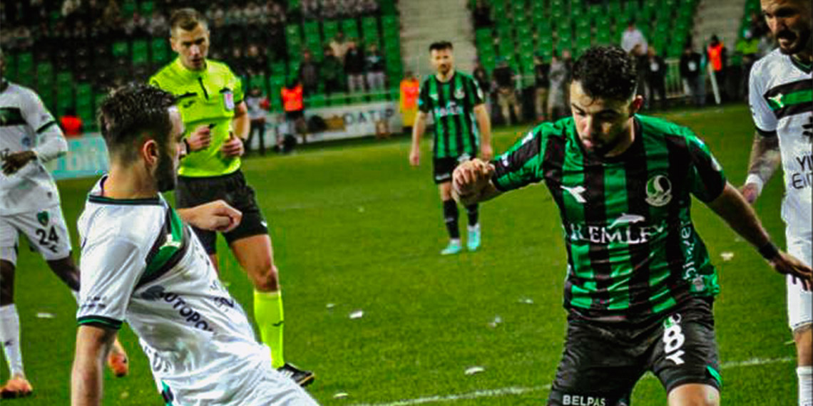 Sakaryaspor Kocaelispor'u 3-1 mağlup etti