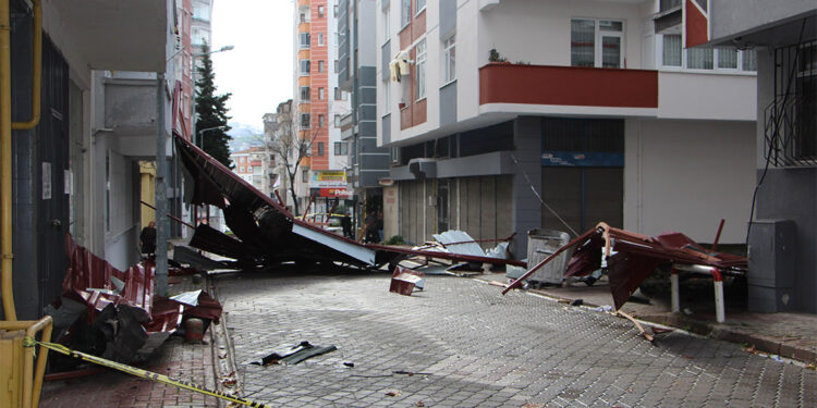 Samsun'da kuvvetli rüzgar