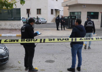 Şanlıurfa'da emniyet önünde silahlı kavga: 1 ölü, 2 yaralı