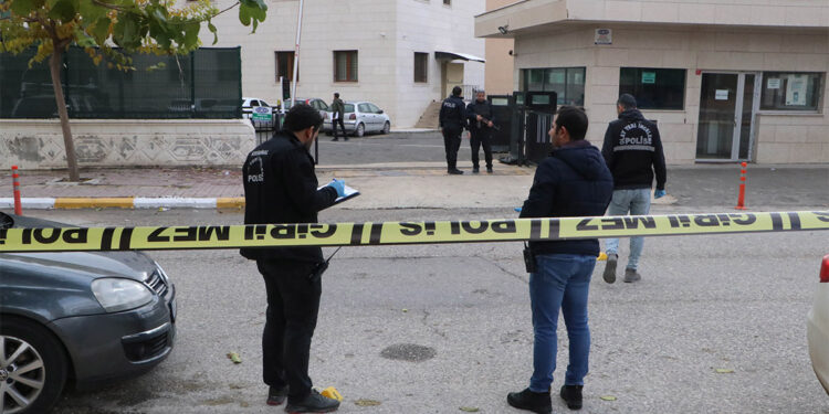 Şanlıurfa'da emniyet önünde silahlı kavga: 1 ölü, 2 yaralı