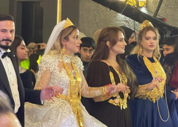 Şanlıurfa’da geline bir valiz dolusu altın takıldı