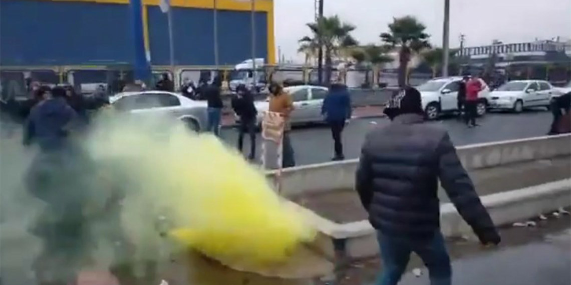 Şanlıurfa'da işçiler ile jandarma arasında gerginlik; 22 gözaltı