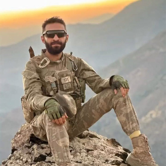 Irak'ın kuzeyinde PKK'lı teröristlerce düzenlenen saldırıda şehit olan Piyade Sözleşmeli Er Emre Taşkın (22), Malatya'da binlerce kişinin katıldığı törenin ardından toprağa verildi.
