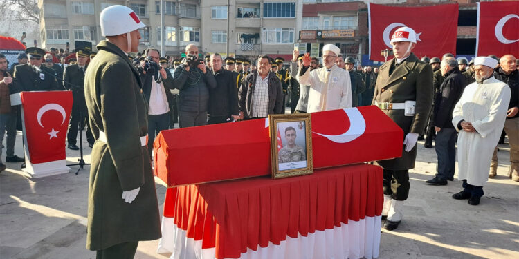 Piyade Sözleşmeli Er Çağatay Erenoğlu toprağa verildi