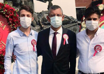 Şehit ile fotoğrafını paylaşan Özgür Özel: Bir kez daha kahroldum