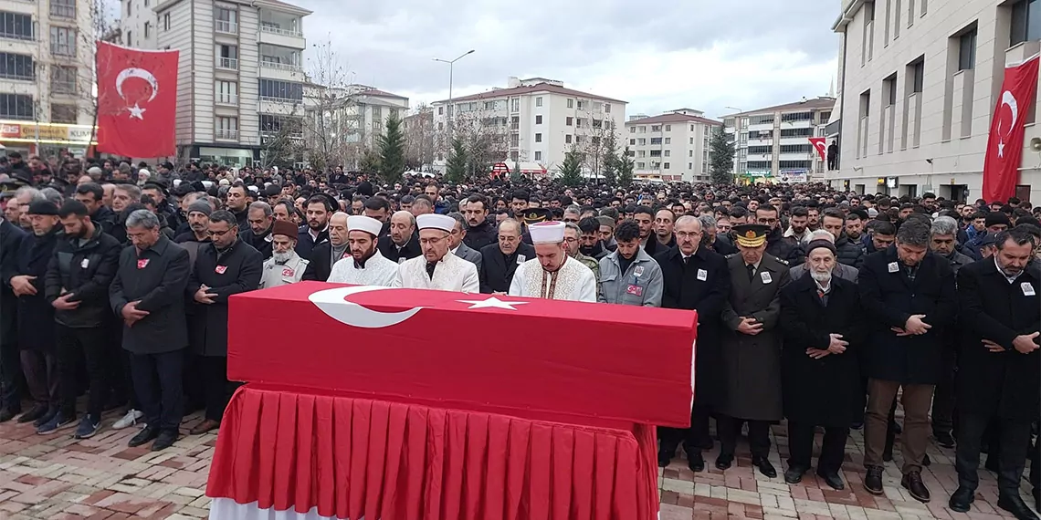 Piyade sözleşmeli er kemal aslan defnedildi