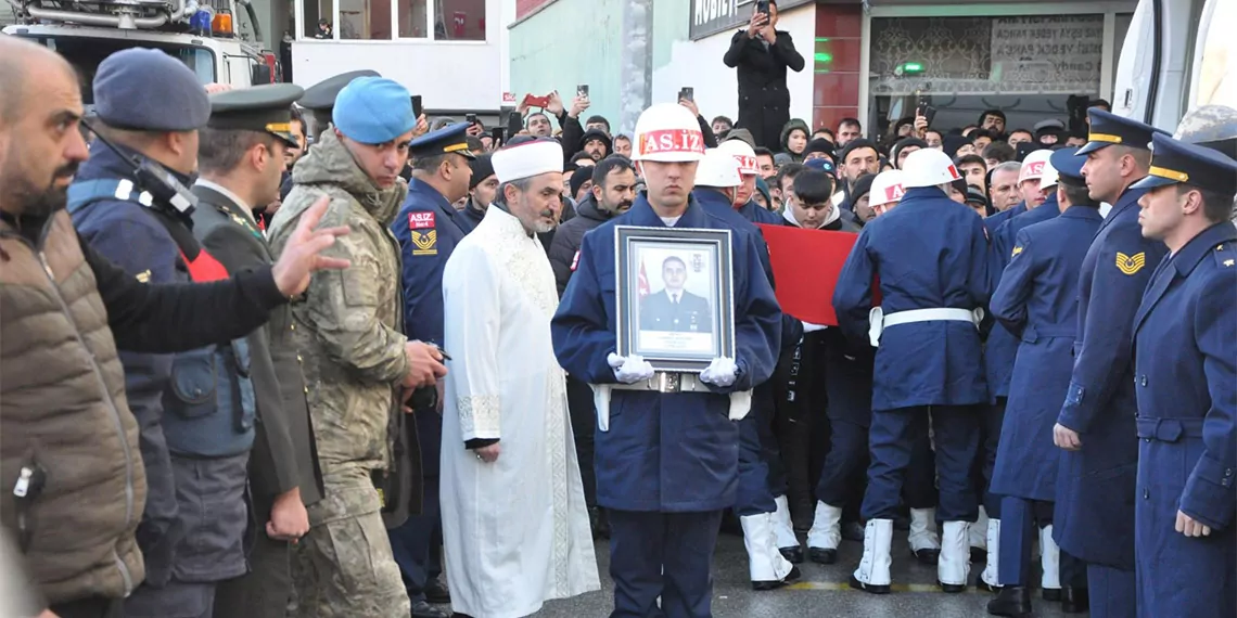 Uzman çavuş ahmet arslan gözyaşları arasında toprağa verildi