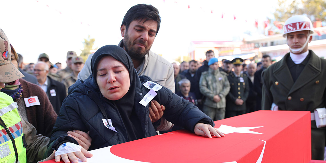 Uzman Onbaşı İsmail Yazıcı göz yaşlarıyla uğurlandı