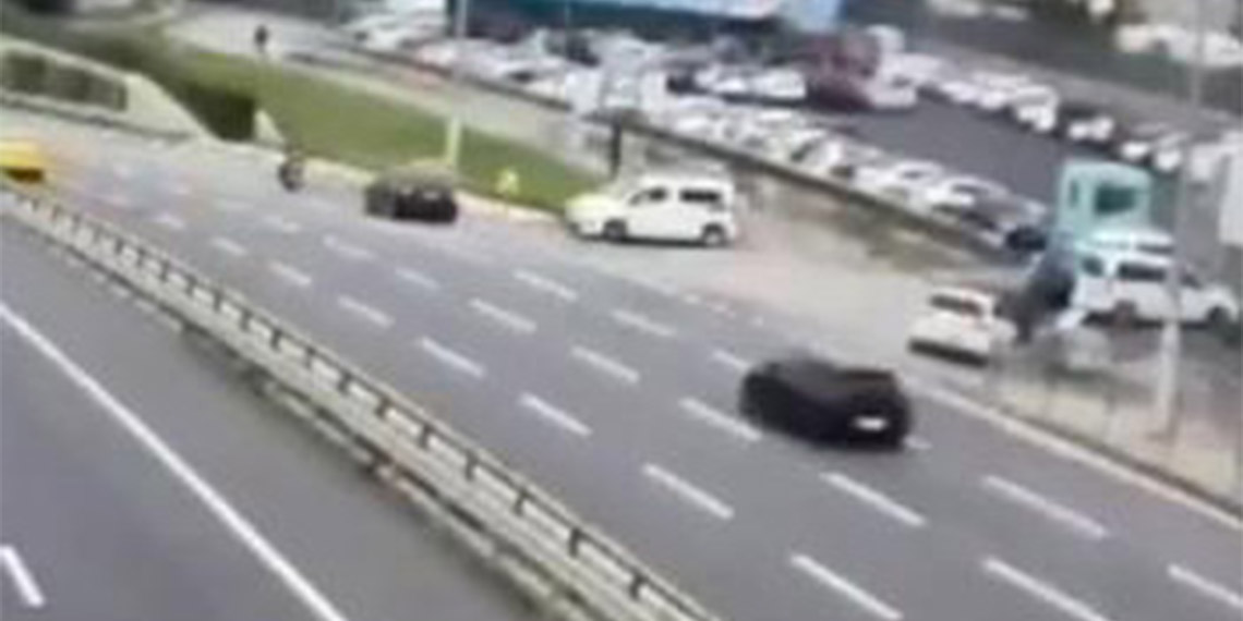 Somali Cumhurbaşkanı'nın oğlunun Yunus Emre Göçer'e çarptığı kazanın yeni görüntüsü ortaya çıktı