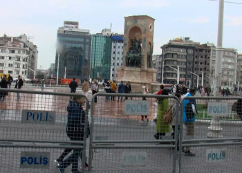 Beyoğlu'nda yılbaşı hazırlıkları