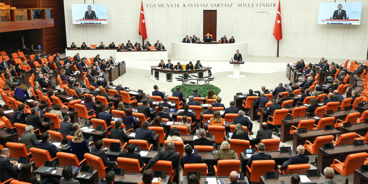 Bütçe maratonunda oylama günü