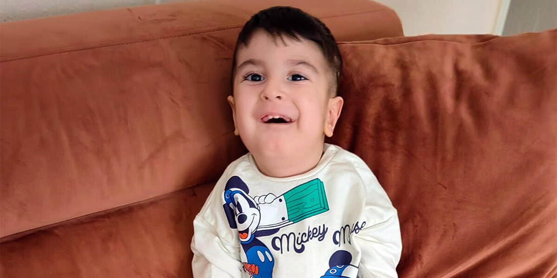 İzmir'den Almanya'ya giden ve burada Zolgensma tedavisi gören SMA hastası Kaan Efe Şanal, 8 ay sonra Türkiye'ye döndü.