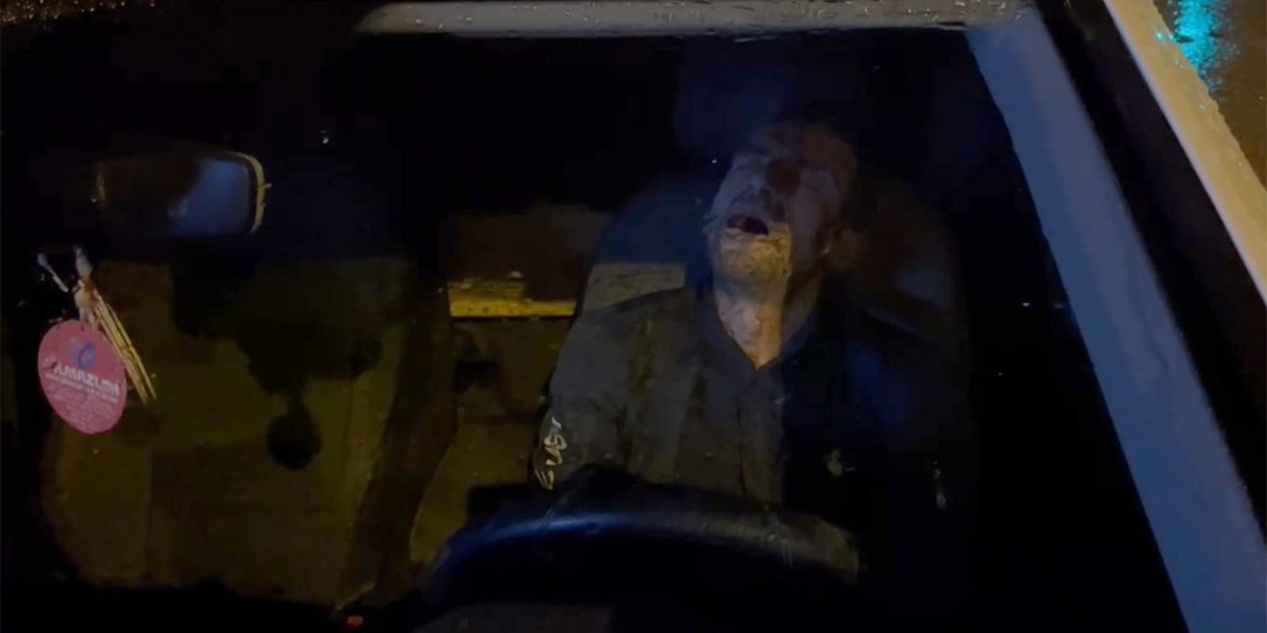 Trafikte uyuyakalan ehliyetsiz sürücüye 4 bin 64 TL ceza