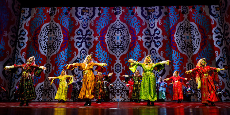 Cumhuriyetin 100'üncü yılı Asrın Destanı gösterisi ile kutlandı