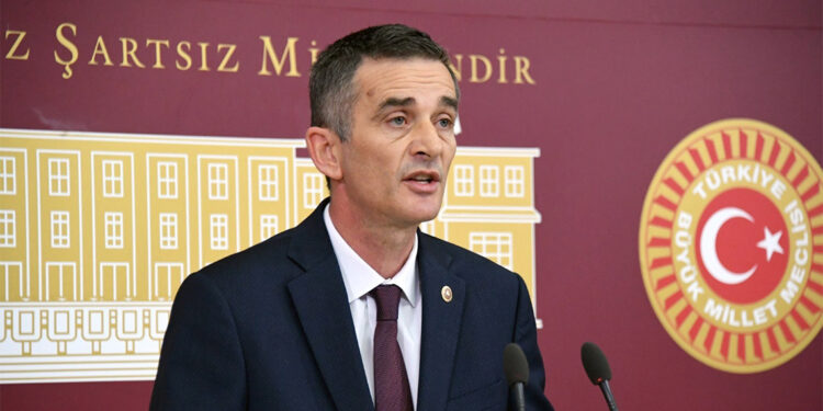 Ümit Dikbayır İYİ Parti'den ihraç edildi