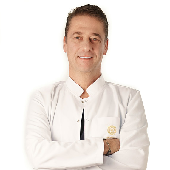 Infinity Regenerative Clinic Medikal Direktörü Uzm. Dr. Yıldıray Tanrıver, "Uzun süreli seyreden yorgunluk ciddiye alınmalı" dedi.