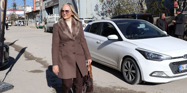 Van'ın ilk ve tek kadın muhtarı mahallenin 'Leyla ablası' oldu