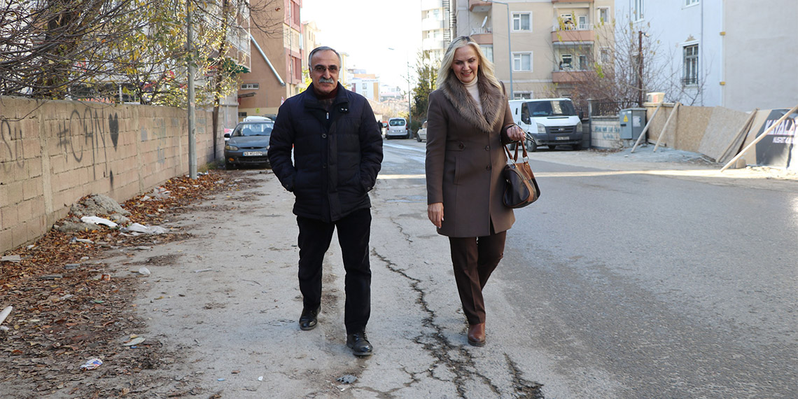 Van'ın ilk ve tek kadın muhtarı mahallenin 'Leyla ablası' oldu