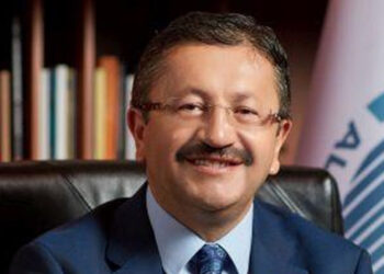 Veysel Tiryaki 31 Mart yerel seçimlerinde belediye başkanlığı adaylığı için istifa etti