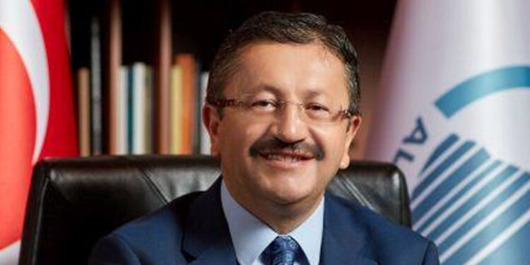 Veysel Tiryaki 31 Mart yerel seçimlerinde belediye başkanlığı adaylığı için istifa etti