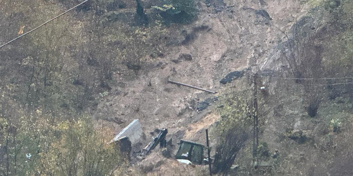 Toprak altında kalan anne ve oğlu aranıyor