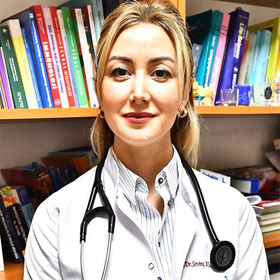 İzmir Büyükşehir Belediyesi Eşrefpaşa Hastanesi uzman doktorları, son haftalarda artış gösteren üst solunum yolu hastalıklarından korunmak için "maskeyi hayatınıza tekrar sokun" uyarısında bulundu.
