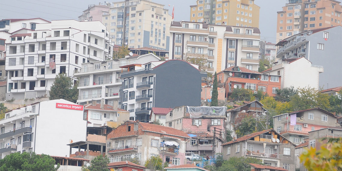 17 Ağustos 1999 depreminde ağır kayıplar veren Kocaeli'nin röntgeni çekiliyor. Yaklaşık 200 bin binanın taraması tamamlandı.