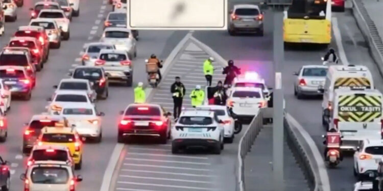 81 ilde çakar lamba denetimi