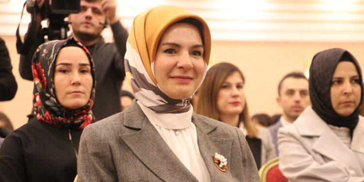 9 bin 806 çocuğumuz koruyucu aile yanında