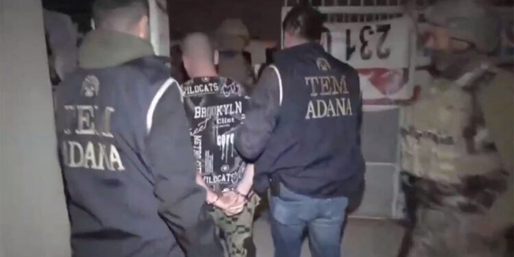 9 ilde DEAŞ operasyonu; 28 gözaltı