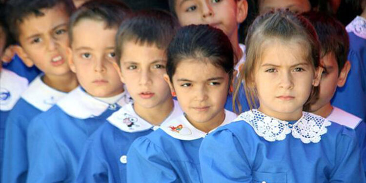 90'larda mavi önlüklü bir karne sabahı...