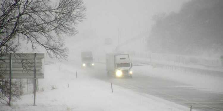 ABD kar fırtınasının etkisinde: 2 kişi öldü