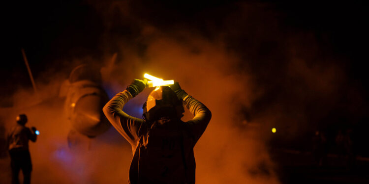 ABD ve İngiltere, Yemen'de 8 Husi hedefini vurdu