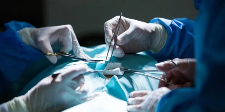 ABD'de gençlere cinsiyet değiştirme ameliyatı yasaklandı