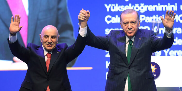AK Parti'de 48 ilin belediye başkan adayları açıklandı