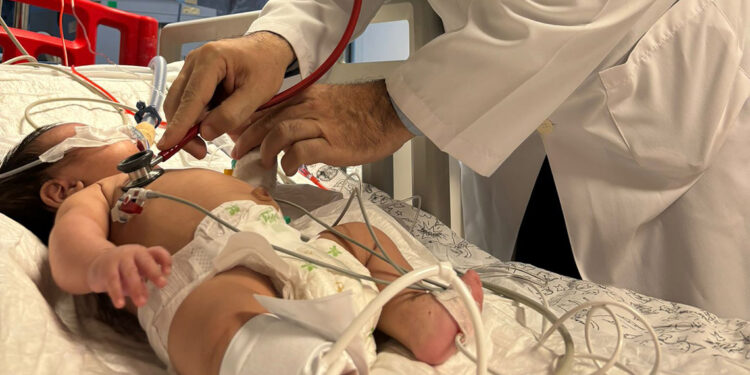 Alihan bebek, Covid-19'u yendi, sıra boğmacada