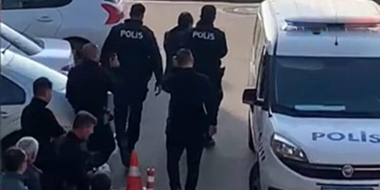 Anıtkabir'de 'şeriat' sloganına tutuklama