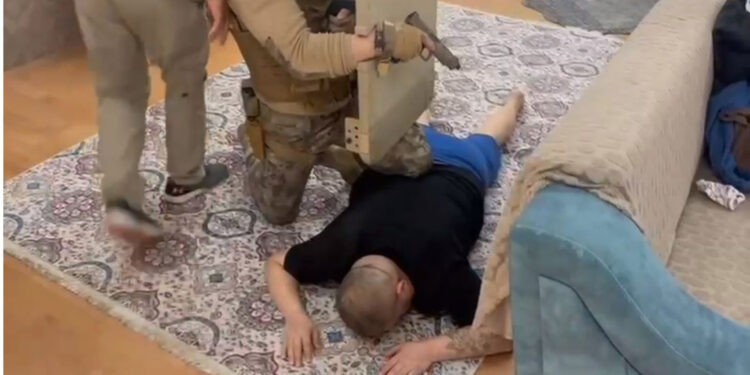 Antalya merkezli 3 ilde 'Kafes-32' operasyonu: 11 gözaltı