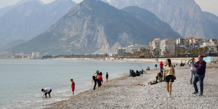 Antalya, ülkenin en sıcak yeri oldu