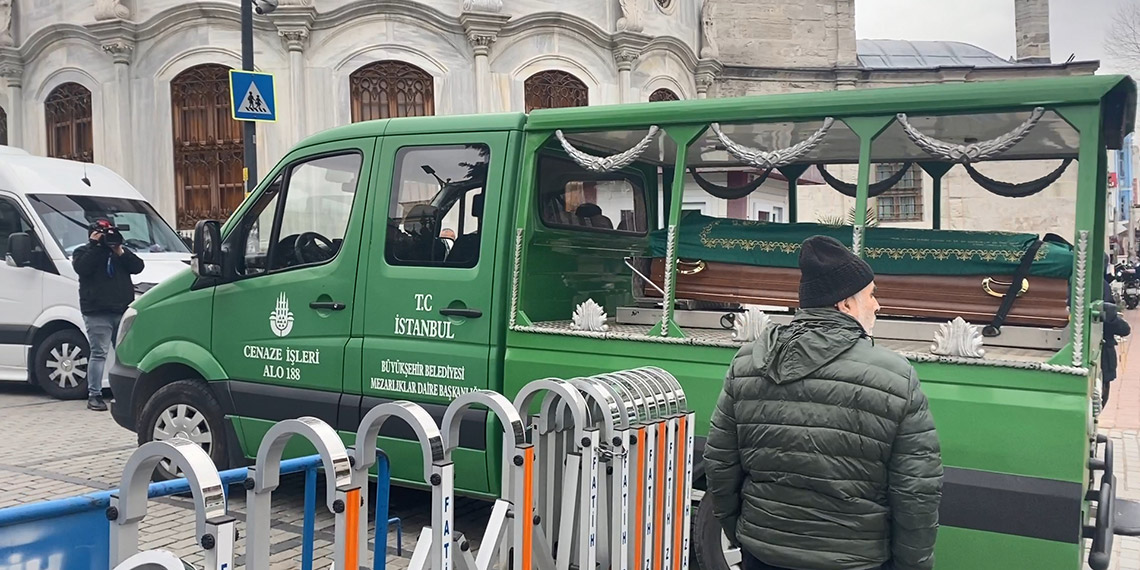 Antalya'da denizde cesedi bulunan Merve defnedildi