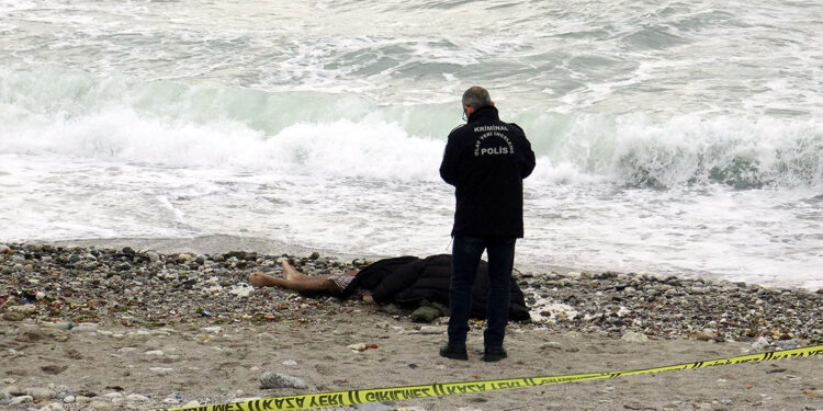 Avcılar sahilinde ceset bulundu