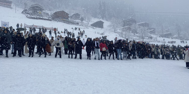 Ayder’de horonlu kar festivali