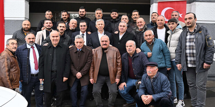 Mansur Yavaş taksici esnafıyla bir araya geldi