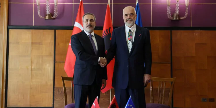 Bakan fidan, arnavutluk başbakanı rama ile görüştü