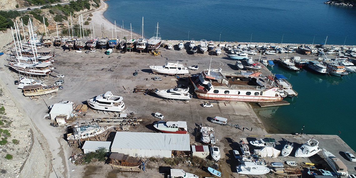 Balıkçı barınağında kışlamaya 'işgalci tekne' engeli