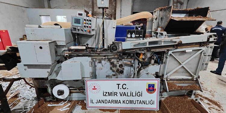 Bandrolsüz ve kaçak sigara üretimi için fabrika kurmuşlar
