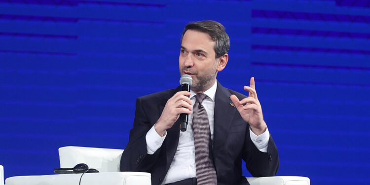 Bayraktar, Libya Enerji ve Ekonomi Zirvesi'ne katıldı